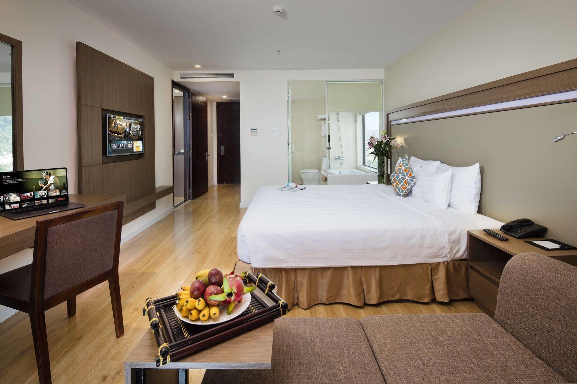 King Town Grand Hotel & Wedding Center Nha Trang Exterior foto